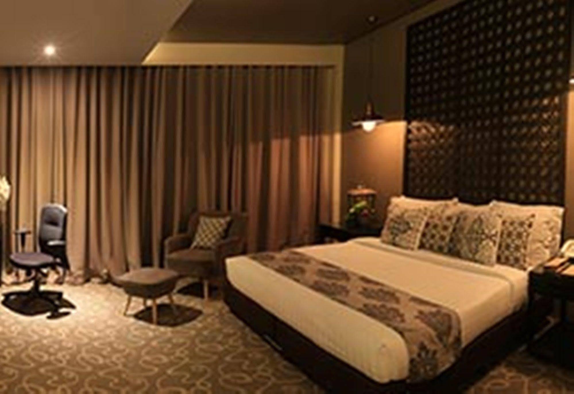 Hotel The Oriental Leyte Palo Exterior foto