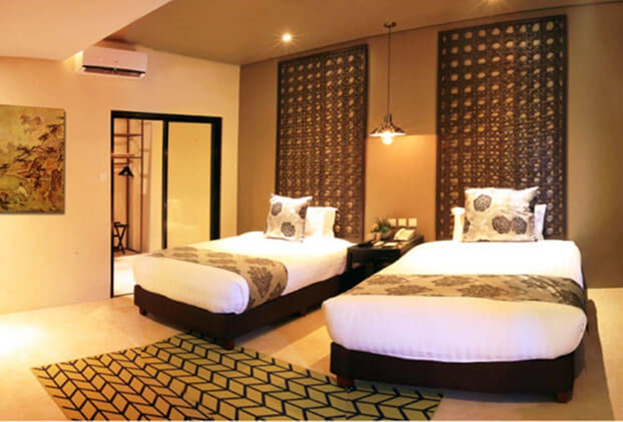 Hotel The Oriental Leyte Palo Exterior foto